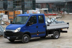 Iveco Daily Pritschenwagen mit Doppelkabine (Crewcab)